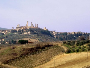 Davanti alle Torri di San Gimignano